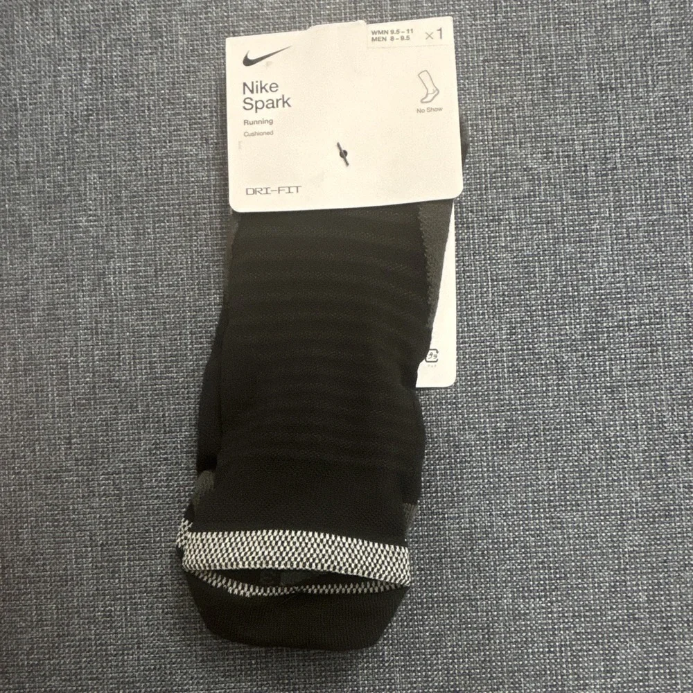 NEW ONE PAIR NIKE SPARK RUNNING CUSHIONED NO SHOW DRI FIT SOCKS  8-9.5 BLACK
